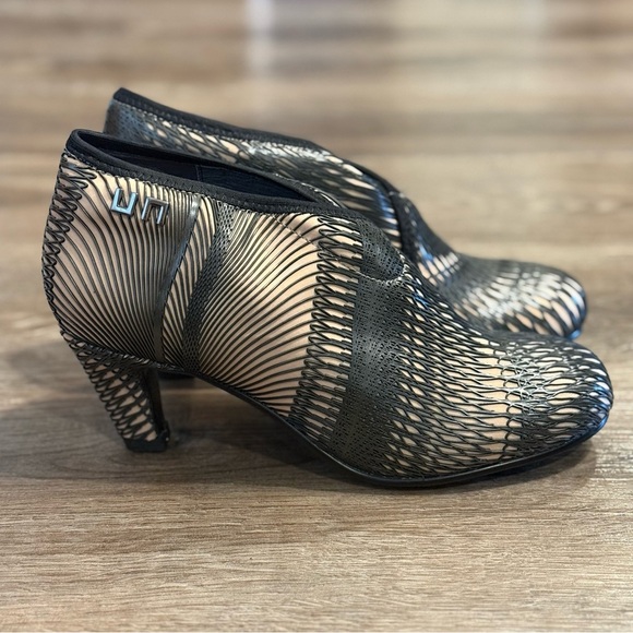 United Nude Black & Nude Heel Bootie Size 39/8.5 - Picture 1 of 9